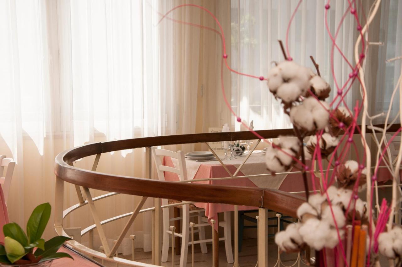 Hotel Rugantino Cesenatico Buitenkant foto