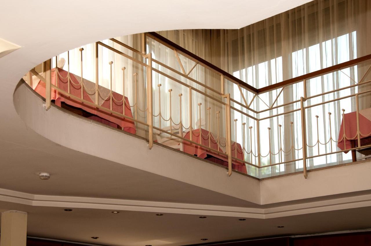 Hotel Rugantino Cesenatico Buitenkant foto