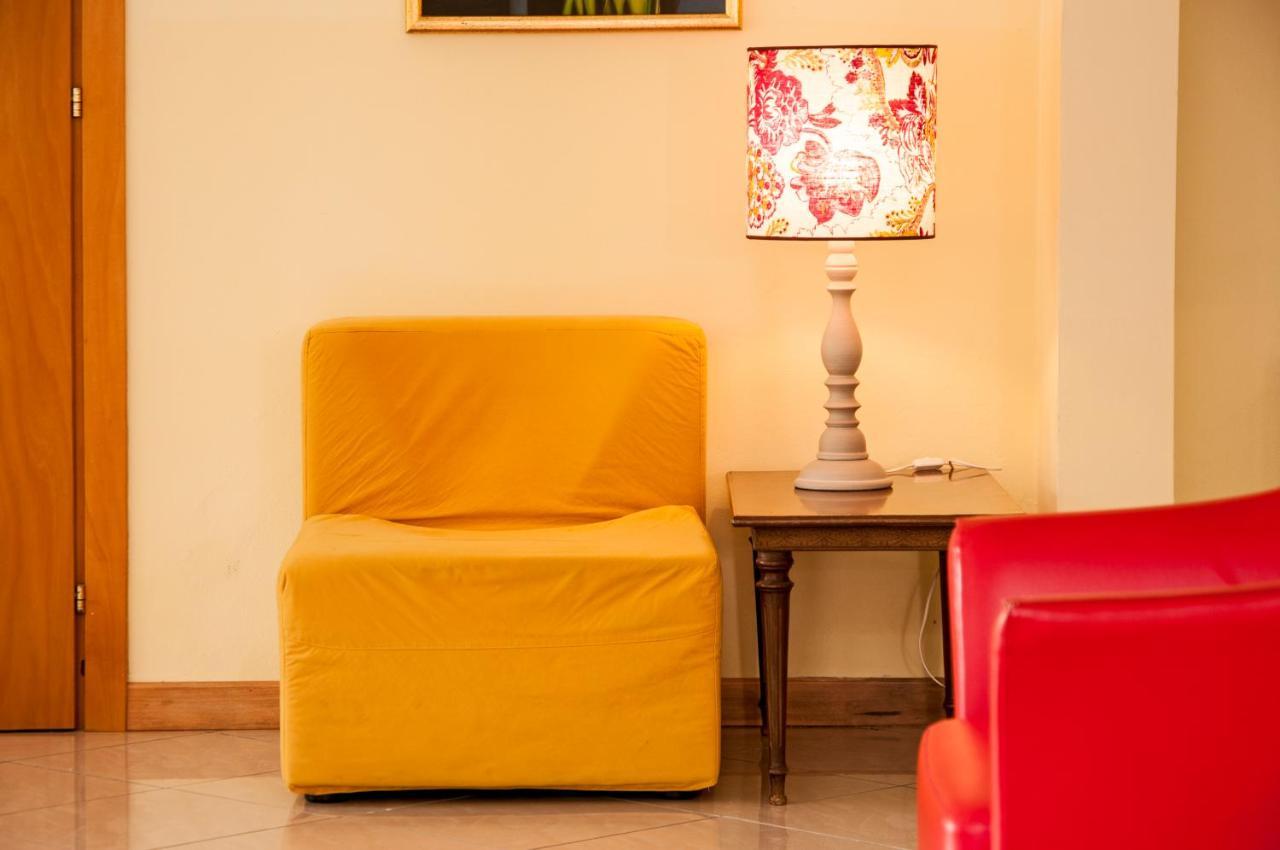 Hotel Rugantino Cesenatico Buitenkant foto
