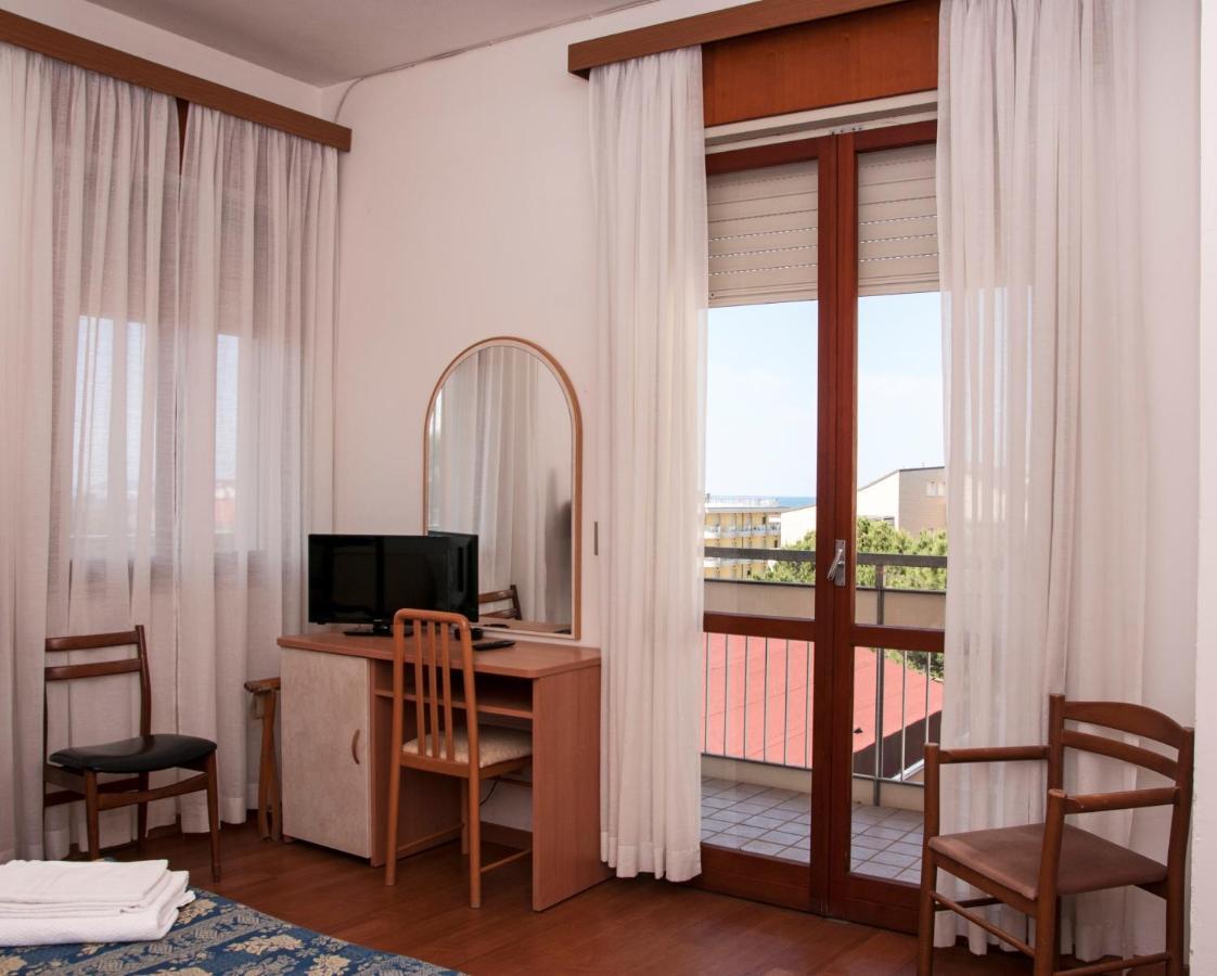 Hotel Rugantino Cesenatico Buitenkant foto