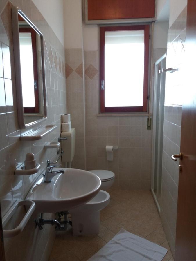 Hotel Rugantino Cesenatico Buitenkant foto